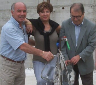 Anna Falcone con il marito (a sinistra) e il fratello