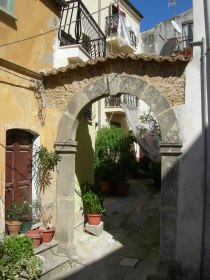 Arco Via Barricelli
