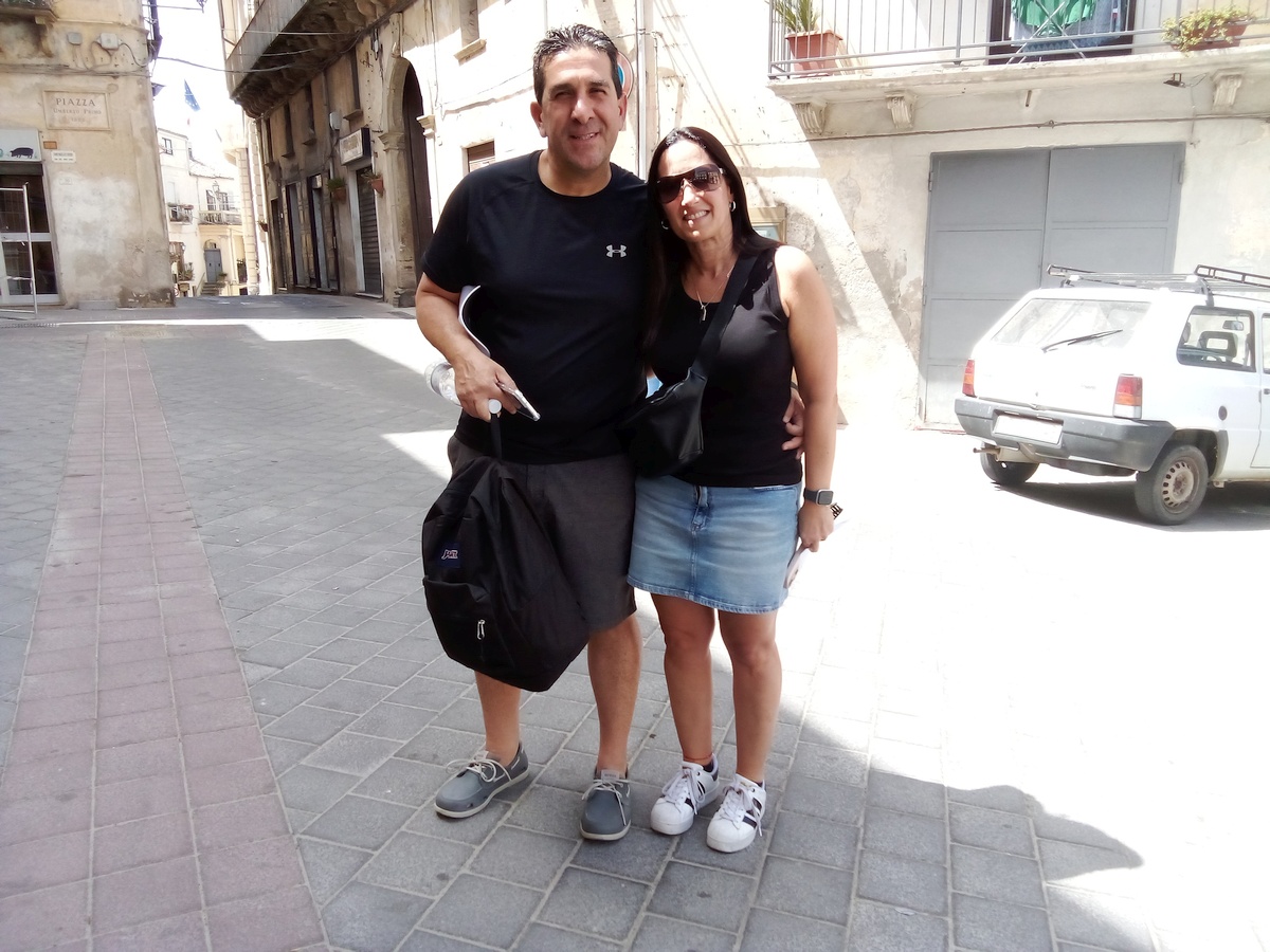 Paola Russo figlia di Enrico e Anna Dardis con il marito Emiliano Russo, 11 giugno 2024