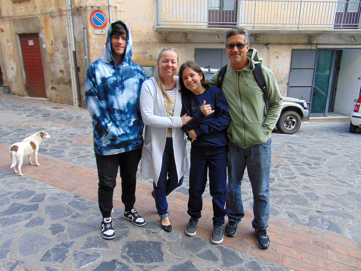 Marianne e Ley con i figli Vito e Vinicio