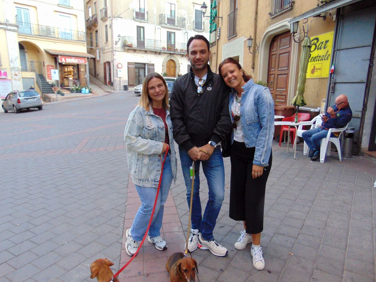 Carmela con Cristine e Davide
