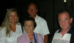 Francesco Selvaggi con zia e cugini