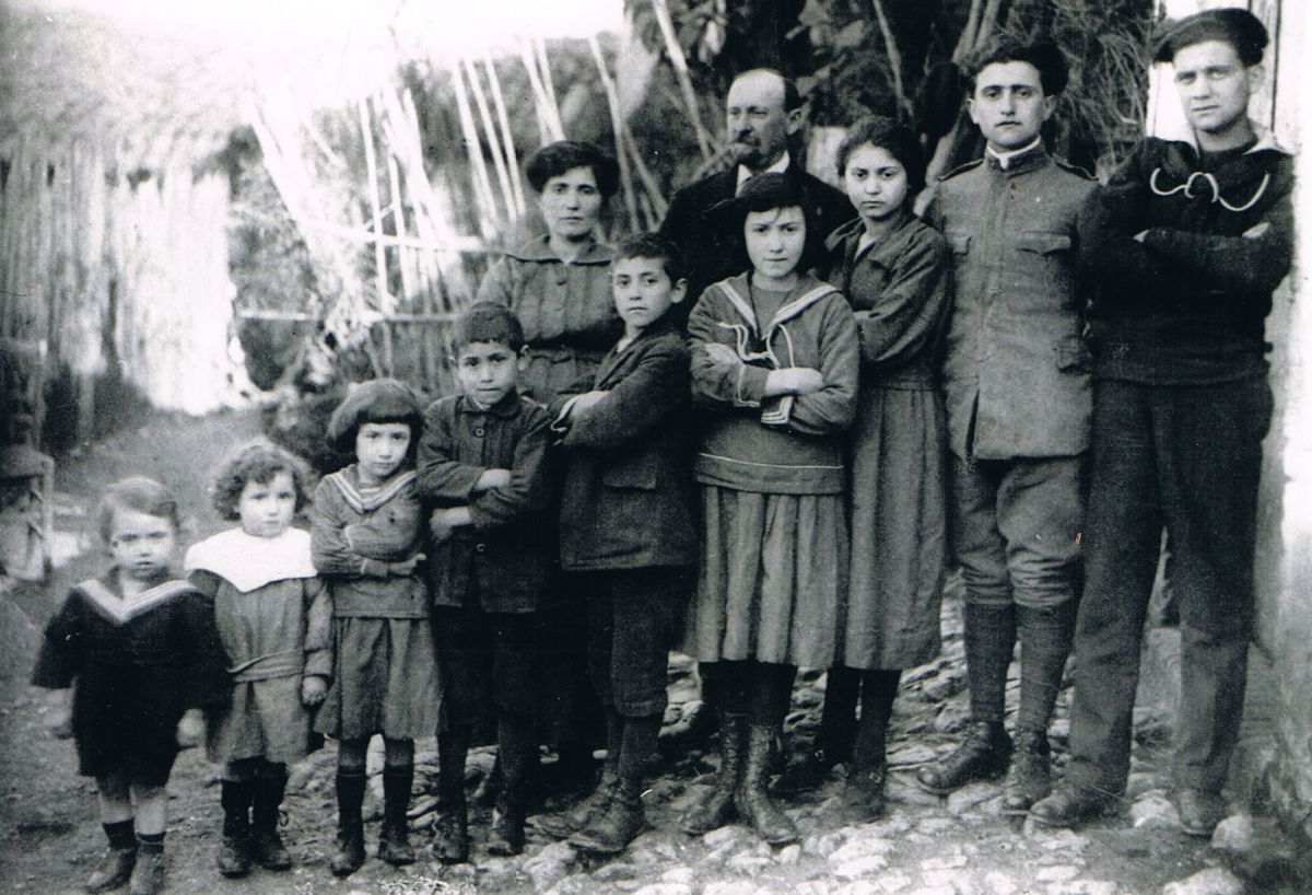 FAMIGLIA DI BENIAMINO CANONICO E MARIA CONCETTA CURATOLO 1922