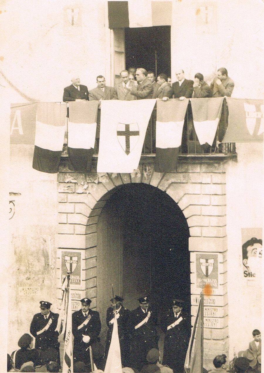 Comizio del ministro Gennaro Cassiani a San Marco Argentano 1955