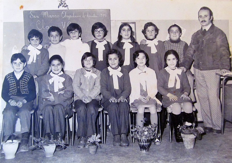 SAN MARCO ARGENTANO 1975 - CLASSE QUINTA ELEMENTARE CENTRO