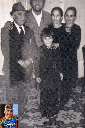 Piccolo Michele Coppolillo con famiglia